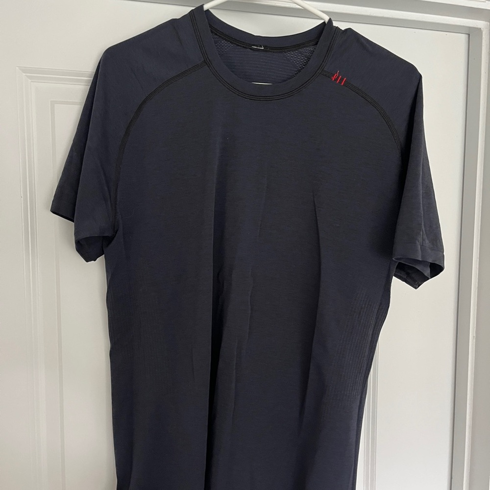 lululemon athletica Navy Short Sleeve Tee metal vent tech